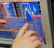 Украинский фондовый рынок открылся обвалом основных индексов